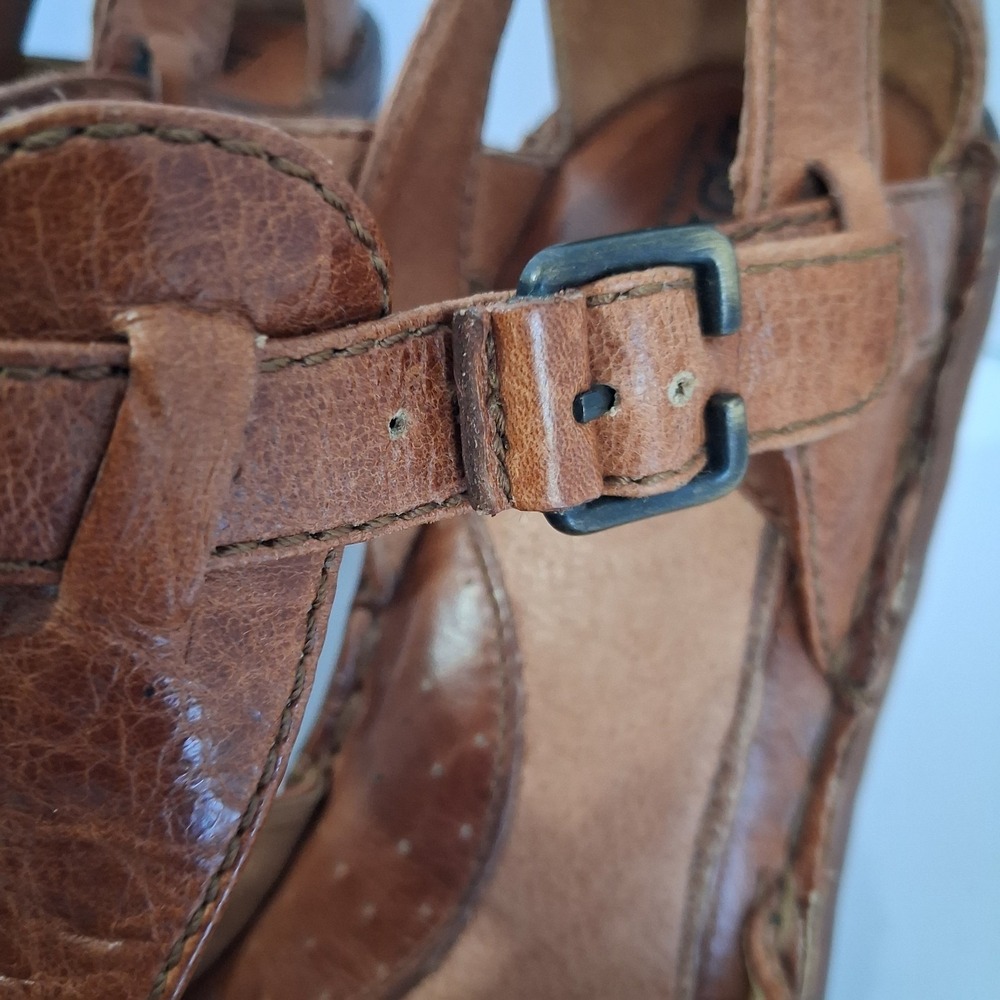 Born Womens Shoes Charisma T Strap Mary Jane Leather Round Toe Tan Heels Sz 9 - Picture 12 of 13